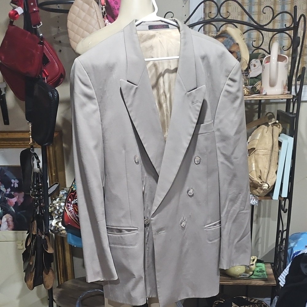 Gray Sport Coat with Classic Notched Lapels